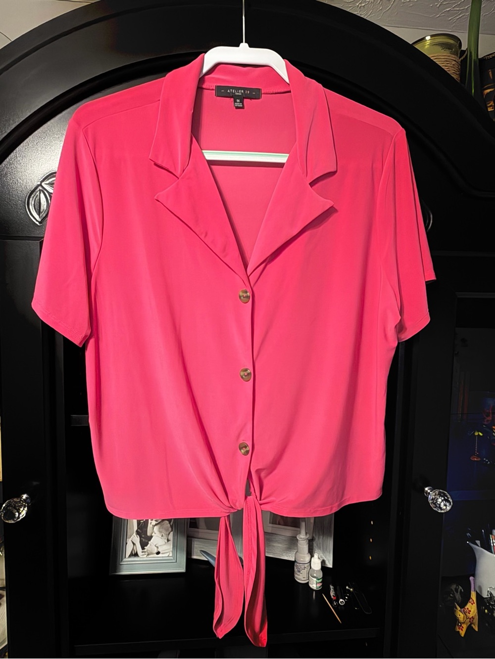 Atelier 29 • Short-Sleeve, Button-Up, Tie-Front Hem, Ladies 1X Top • Hot Pink